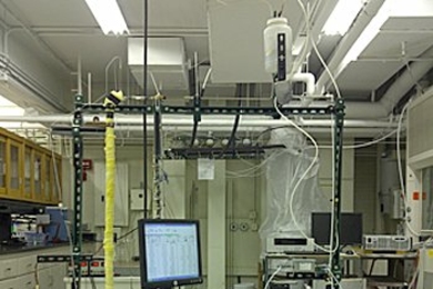 The MIT team&#39;s experimental setup is pictured above.