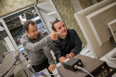 Visiting artist Vik Muniz (left) and MIT alum Marcelo Coelho at MIT's Center for Bits and Atoms. 