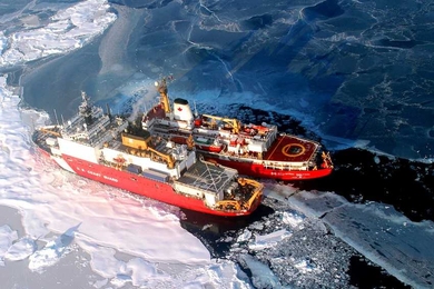 The U.S. Coast Guard icebreaker Healy and the Canadian Coast Guard icebreaker Louis S. St-Laurent during joint exercises to define the full extent of the Arctic continental shelf.