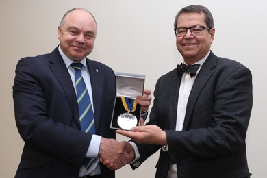 Andrew J Deeks and Stephen L. Buchwald