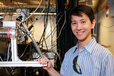 MIT physics graduate student Edbert Sie works in the Gedik Lab to innovate optical control of electrons in monolayer materials — and possible new methods for information processing, such as valleytronics. 