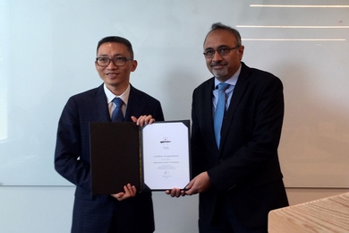 MIT Vice President for Open Learning Sanjay Sarma (right) hosts Charles Chen Yidan of the Yidan Prize Foundation to announce MIT as a nominator for the Yidan Prize.