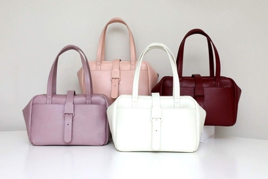 Senreve's signature handbags are sold online only, allowing the company to offer a wider array of colors than brick-and-mortar competitors.