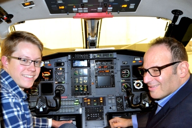 Senior Matt Guthmiller (left), who flew a six-seat plane around the world at age 19, and Philip Greenspun ’82, PhD ’99 are among the pilots teaching students to fly during IAP.