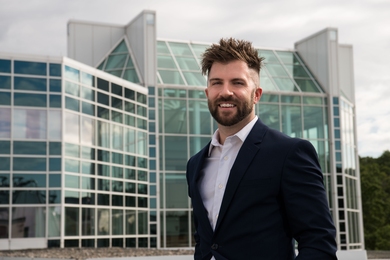 As the additive manufacturing lead at Lincoln Laboratory, Derek Straub works with technical staff to design 3-D-printed parts for various systems and technologies and oversees production on nine industrial machines. 